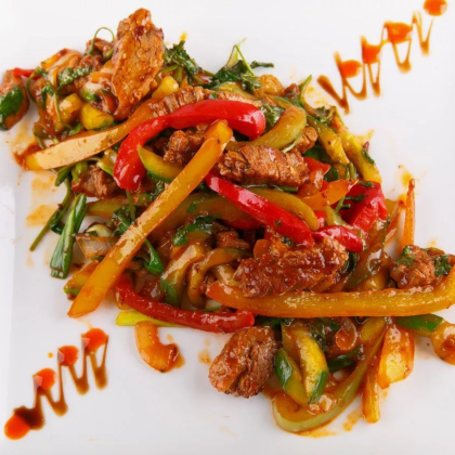 Мясное ассорти с овощами в пикантном соусе “Мао Сюй Вань”