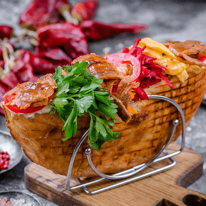 Шаурма с курицей и ягненком в лепешке