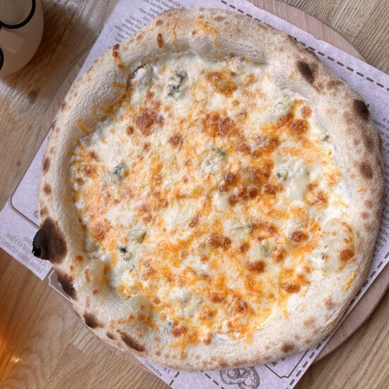 Пицца «Четыре сыра»