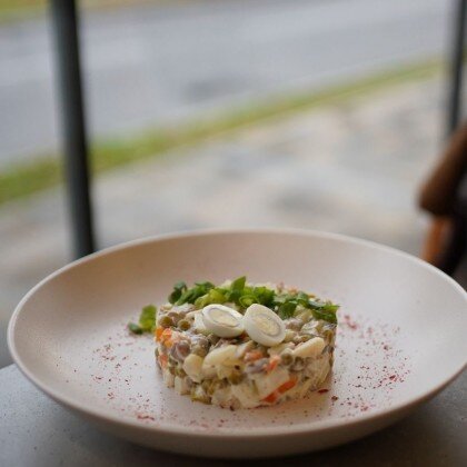 Оливье с говядиной