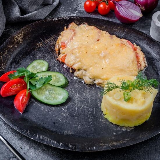 Мясо по-французски из телятины с гарниром