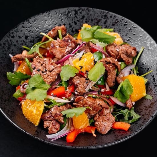 Салат с говядиной и апельсином