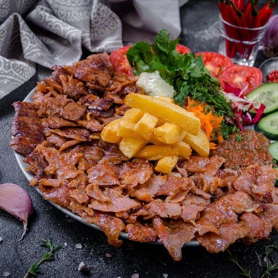 Шаурма телятина+ягненок на тарелке
