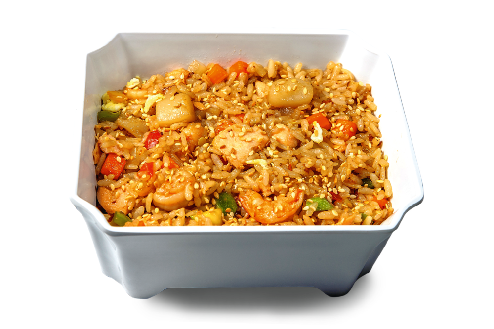 Рис с кальмаром, креветкой и лососем