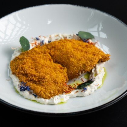 Шницель с соусом тар-тар