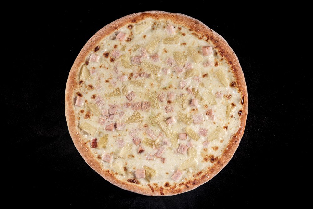 Пицца ” Курица с ананасами”