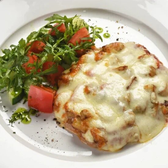 Свинина с баклажанами и грибами