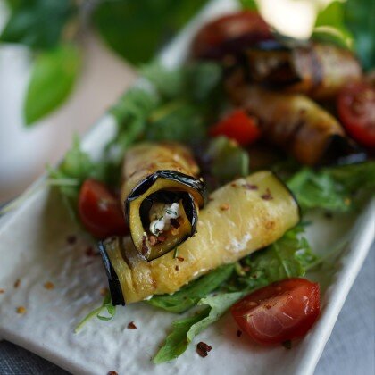 Рулетики из баклажанов