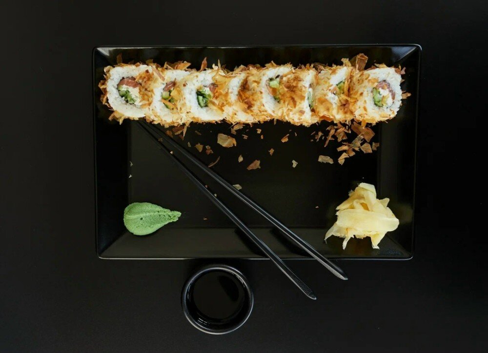 Ролл «Бонито с соленым лососем»