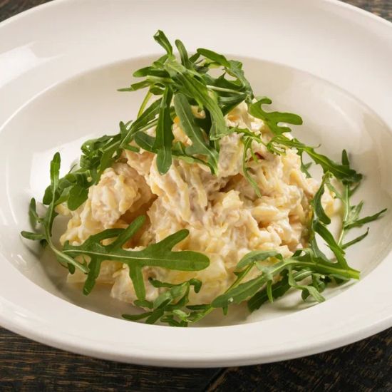 Салат с курицей и ананасом