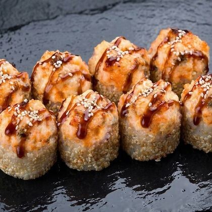 Запеченный ролл с креветкой и угрем