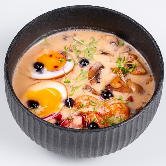 Сырный рамен с креветками