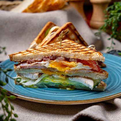 Тройной клаб сэндвич