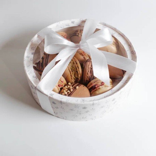 Ассорти макаронс в элегантной коробочке