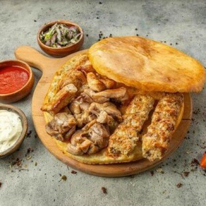 Ассорти шашлыков из индейки в хлебе