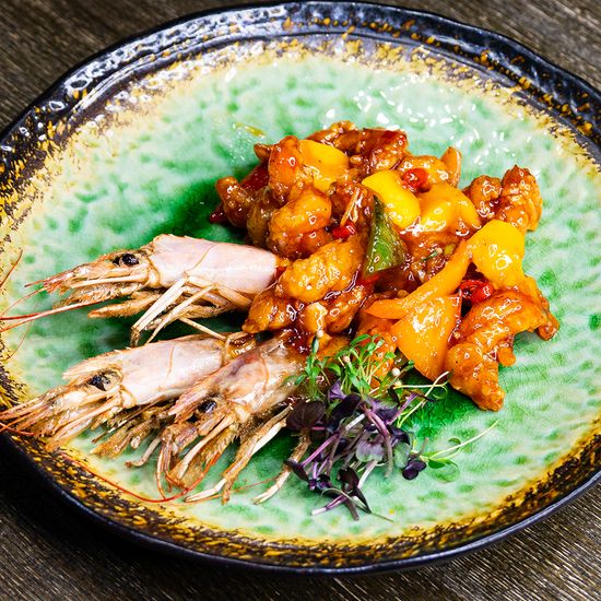 тигровые креветки в сладко-остром соусе 
с манго