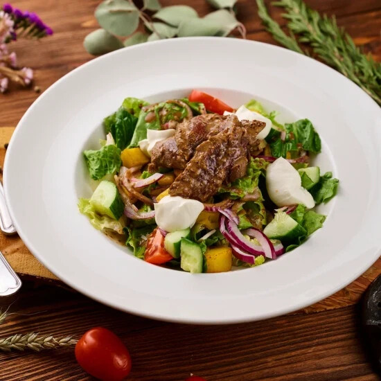 Салат с ростбифом