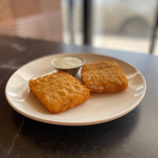 Филе минтая в панировке с соусом тартар