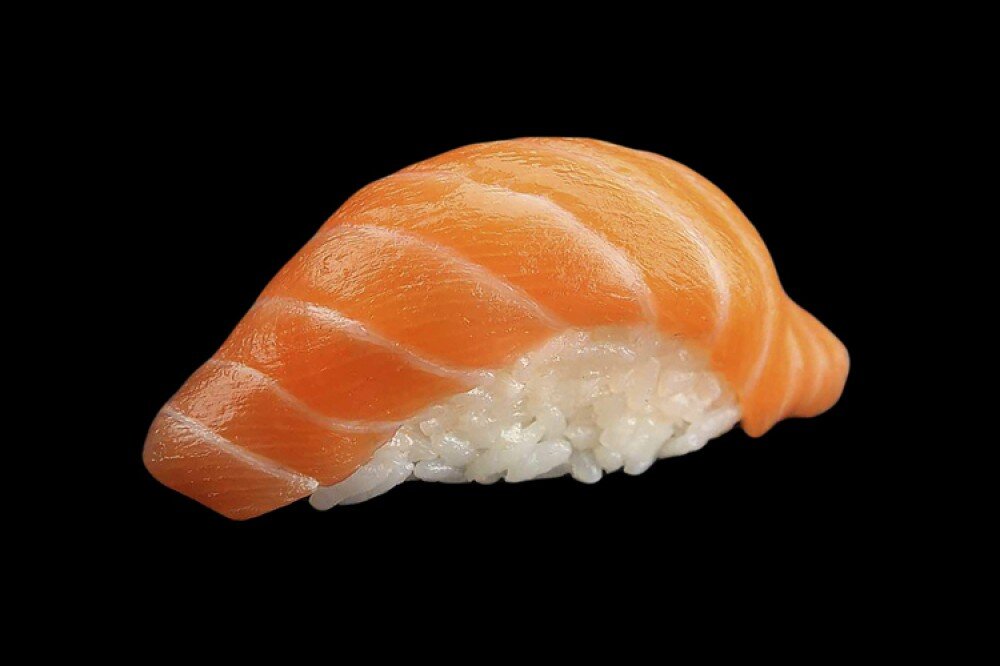 Суши с лососем