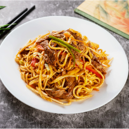 Жареная лапша с говядиной