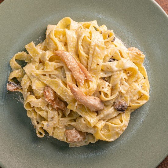 Фетучини с грибами и курицей