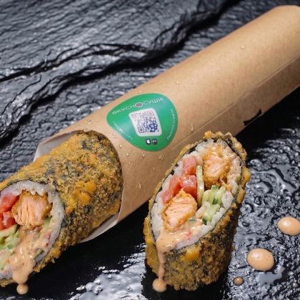 Японская шаверма в темпуре с жареным лососем