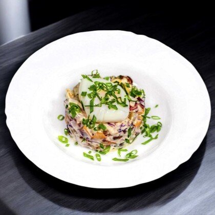 Теплый салат с охотничьими колбасками