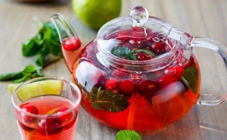 Чай брусника, клубника, базилик