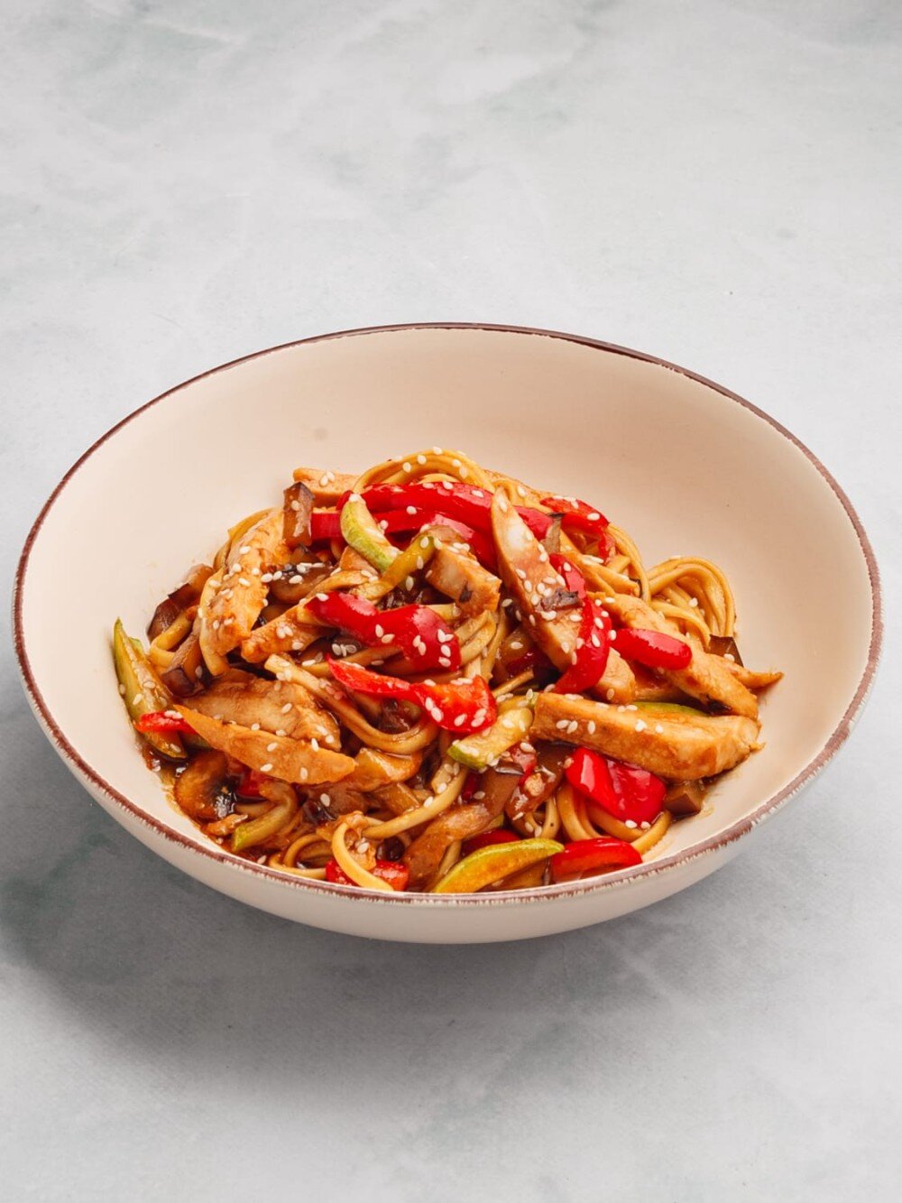 Вок удон с курицей соус терияки