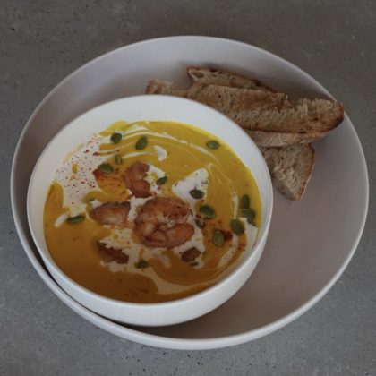 Тыквенный крем-суп с креветками порция