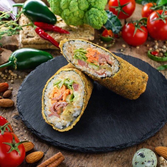 Суши  Буррито с фирменным соусом