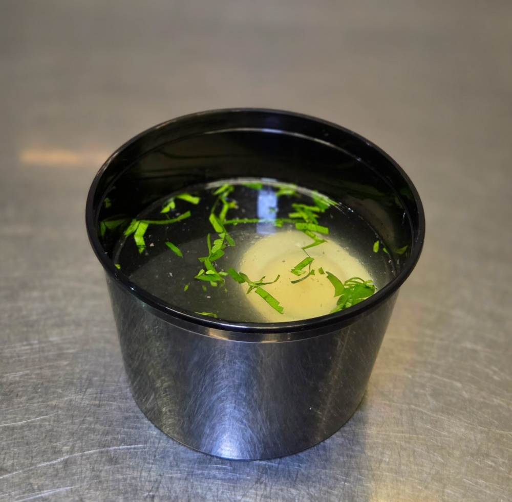 Бульон с яйцом