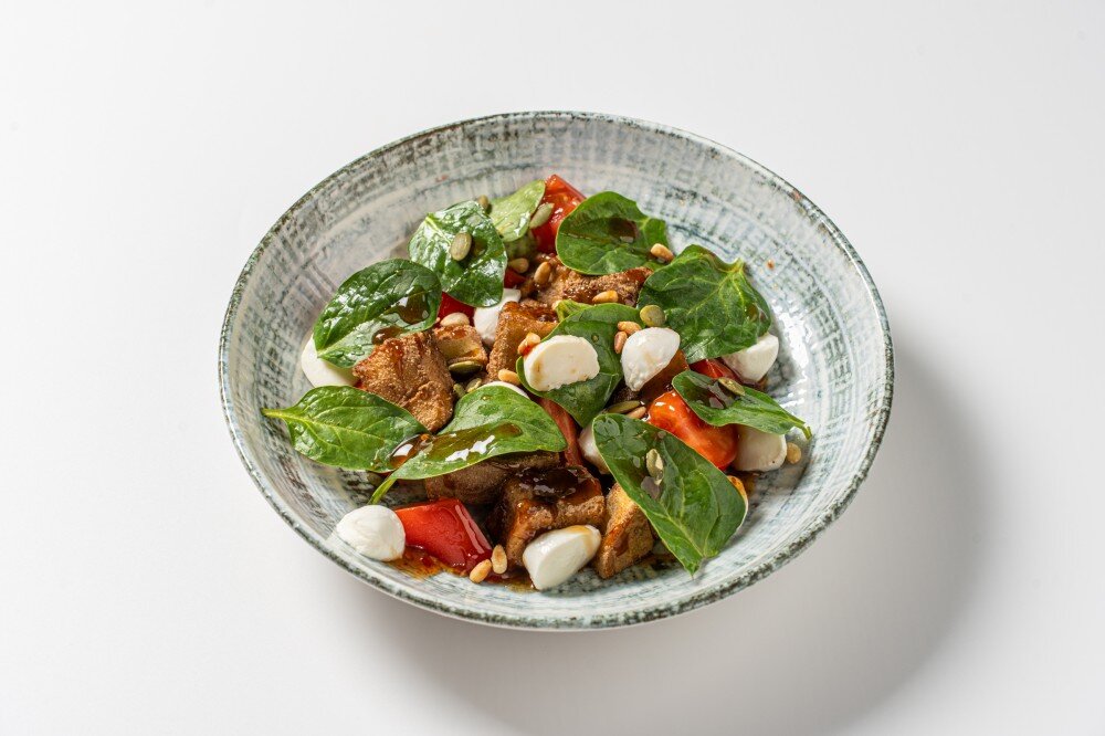 Салат с хрустящим баклажаном