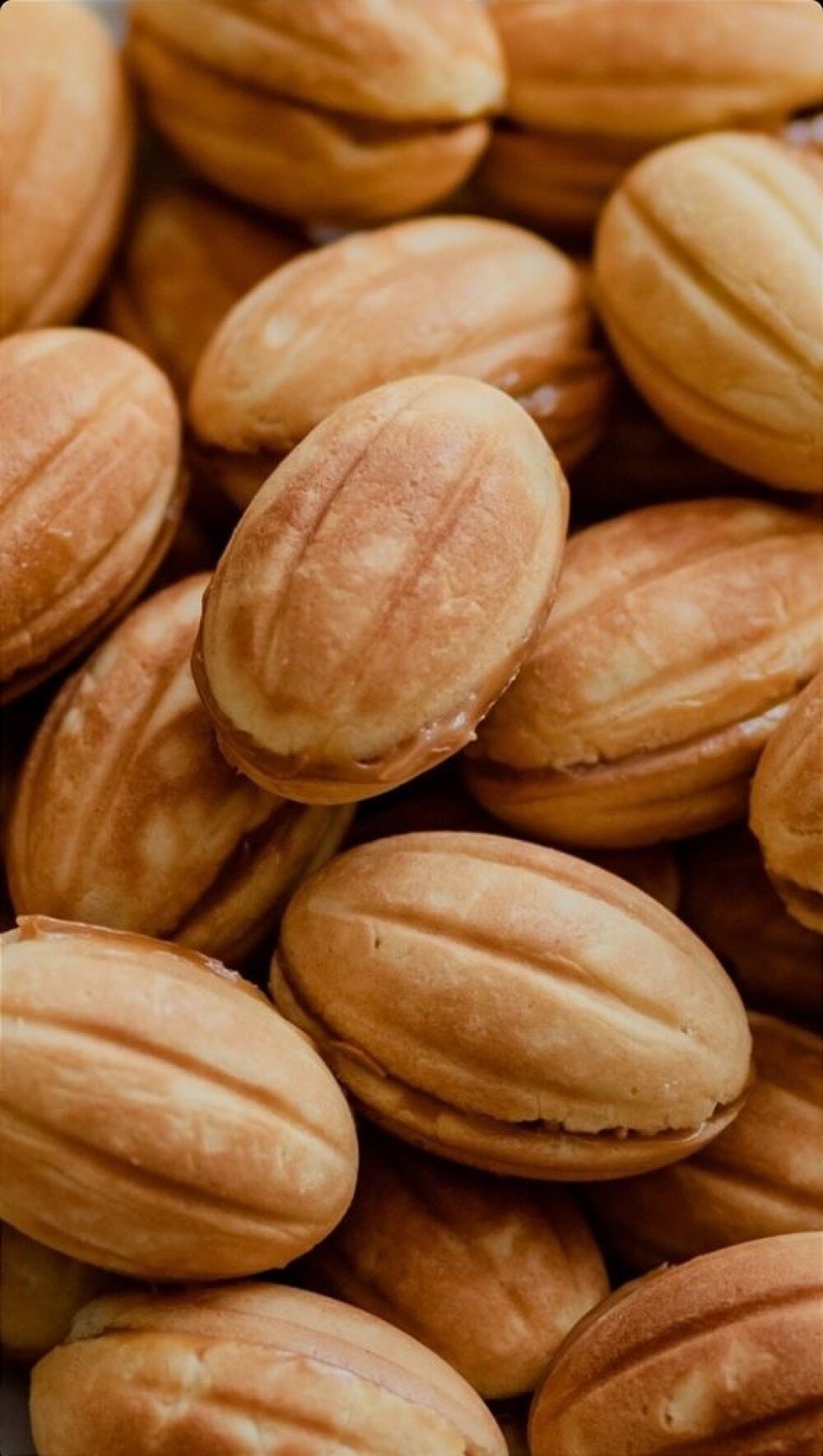 Орешки с вареной сгущенкой