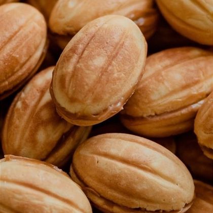 Орешки с вареной сгущенкой