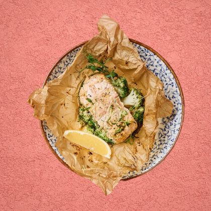 Лосось запечённый с брокколи