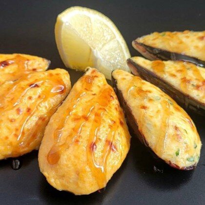 Запеченные мидии под сырной шапочкой