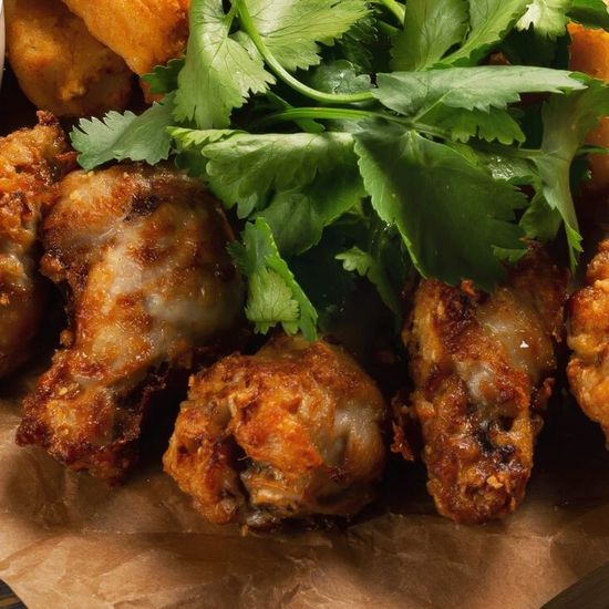 Крылышки с соусом Сальса