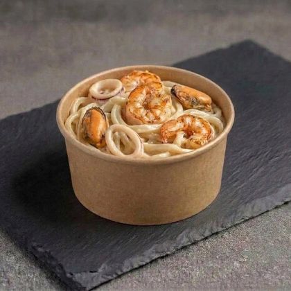 Удон с морепродуктами в сливочном соусе