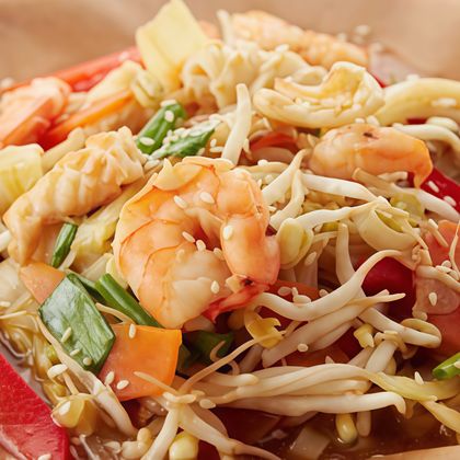 Лапша «Фо Сао с креветками и кальмаром»