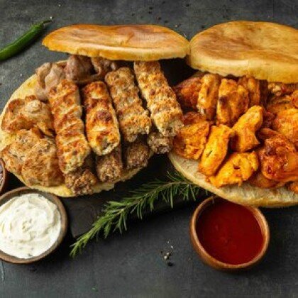 Шашлык в хлебе из свинины и курицы на 5-7 персон