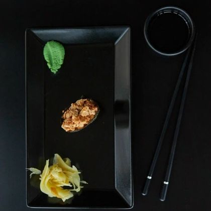 Гункан с креветкой