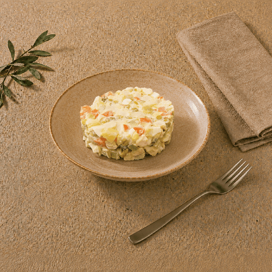 Салат Оливье с копченой курицей