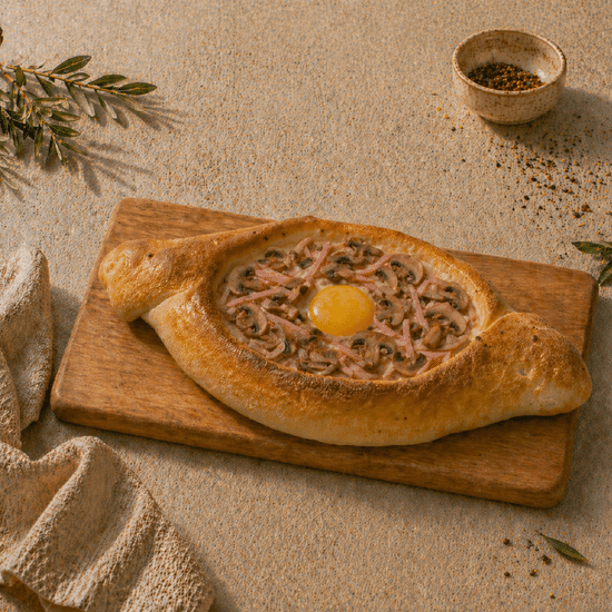 Хачапури по-Аджарски с ветчиной и грибами
