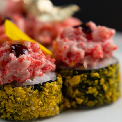 Тёплый с тартаром из тигровых креветок