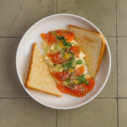 Скрэмбл с форелью