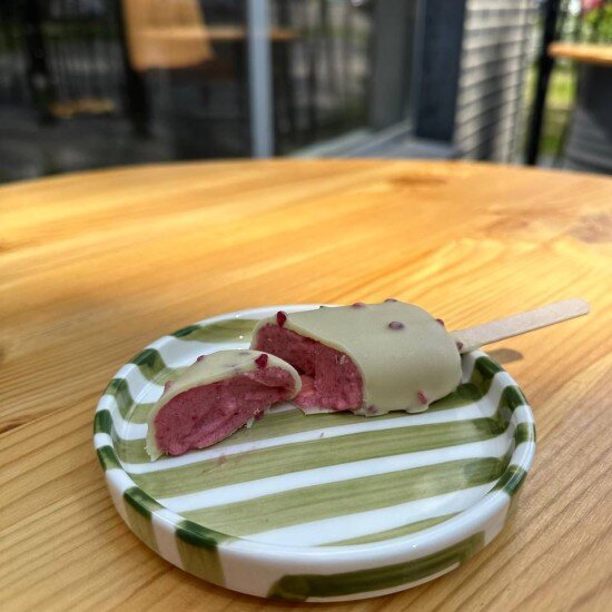 Клубнично-банановое мороженое на кокосовых сливках