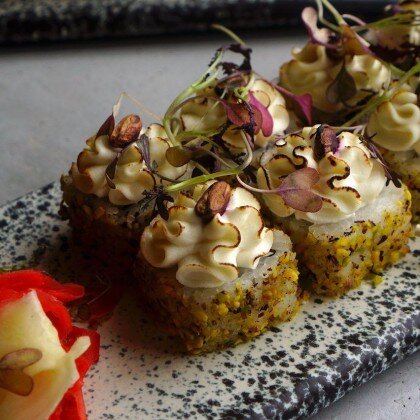 Мураками R .