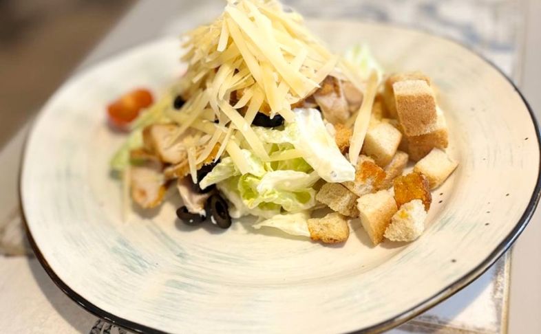 Цезарь с курицей